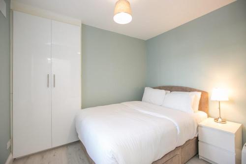 Two-Bedroom Apartment room in Pearse Street Gardens