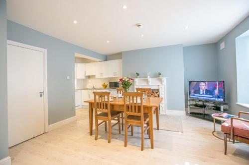 Two-Bedroom Apartment image 8