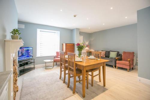 Two-Bedroom Apartment image 7
