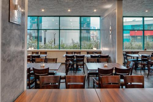 Best Western Amedia Praha - image 10