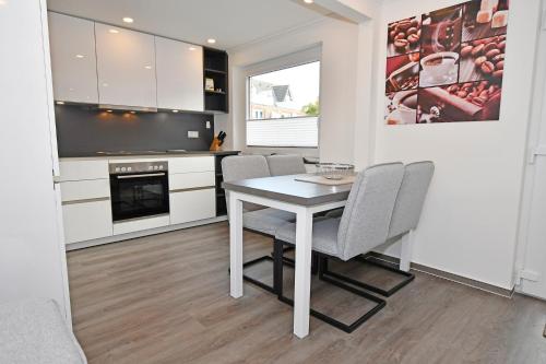 Apartment with Terrace image 10