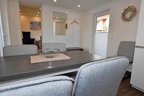 Apartment with Terrace image 9