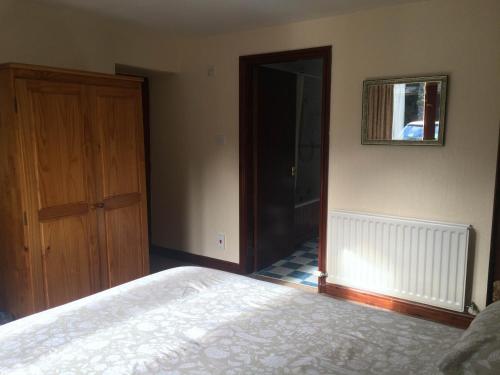 The Fox & Hounds Inn - image 5