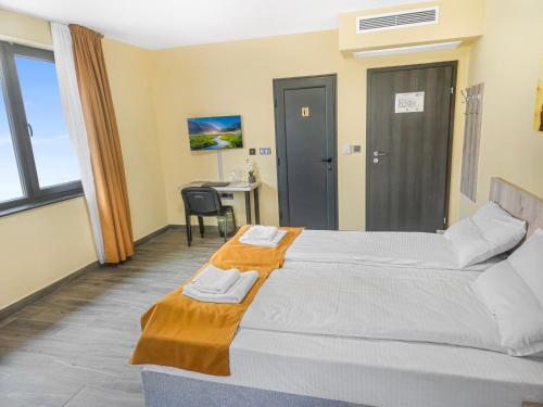 Comfort Triple Room