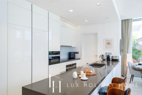 LUX The District One Lagoon View Suite, Dubai (photo 5)