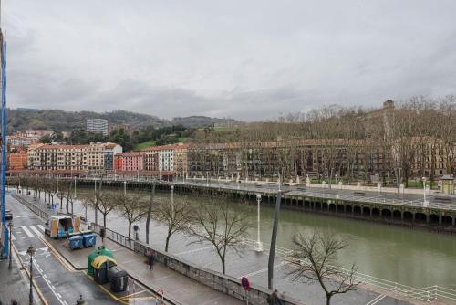 Piso Señorial con vistas a la ria, Бильбао (фото 2)