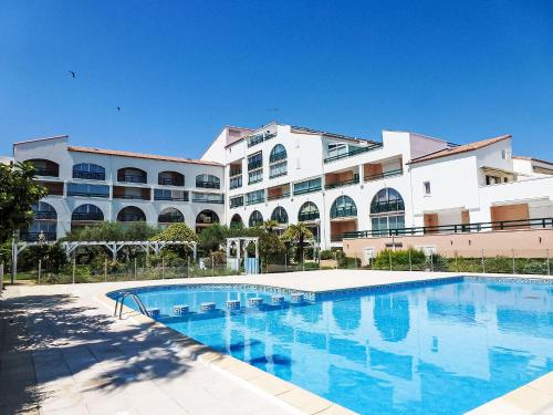 Apartment Les Terrasses du Lac-10 by Interhome in Le Grau-du-Roi