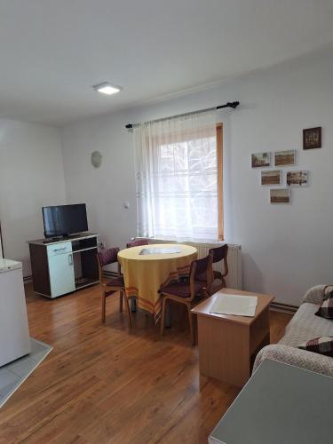 Apartments Nika - image 10