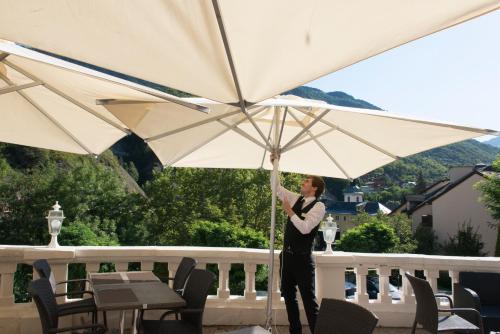 ระเบียง/ชานเรือน, Golf Hotel in บรี เลส แบงส์