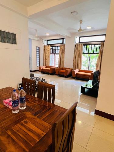 Azys Inn 3 Bedrooom Apartment - 1st Floor in Kohuwala