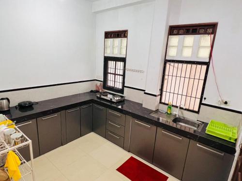 Azys Inn 3 Bedrooom Apartment - 1st Floor in Kohuwala