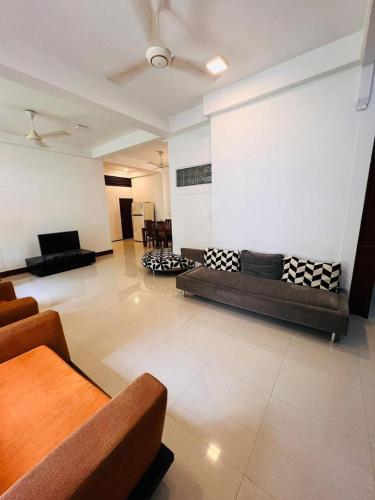 Azys Inn 3 Bedrooom Apartment - 1st Floor in Kohuwala