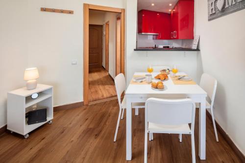 COL3 - Wifi, Smart TV, Piscina, 900 metros playa, La Colina, Торремолинос (фото 7)
