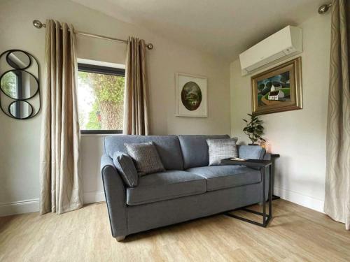 Scenic Countryside Lodge Romantic & Pet-Friendly in Newcastle West