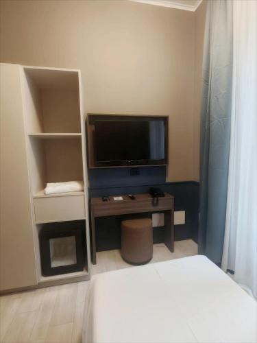 The B Place - image 7