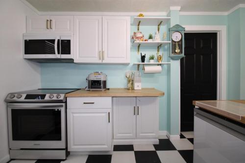 Rock N Roll, Mins to CP & SF, King, Pet OK Rock N Roll, Mins to CP & SF, King, Pet OK