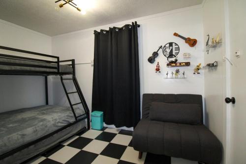 Rock N Roll, Mins to CP & SF, King, Pet OK Rock N Roll, Mins to CP & SF, King, Pet OK