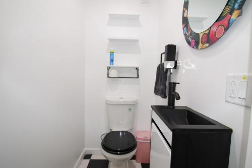 Rock N Roll, Mins to CP & SF, King, Pet OK Rock N Roll, Mins to CP & SF, King, Pet OK