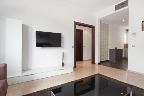 Superior Two-Bedroom Apartment image 4