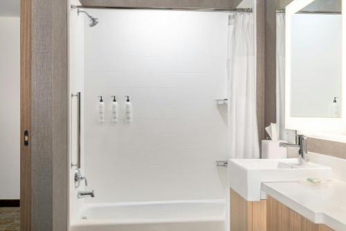 SpringHill Suites Holland - image 14