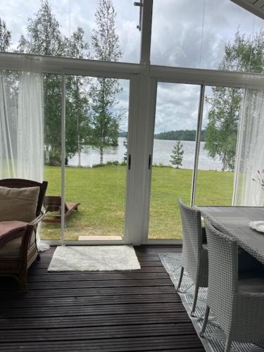 Wonderful cottage by the lake in Hyvinkää