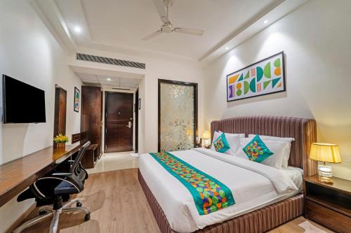 Spacious Deluxe Room with Work Desk room in Treebo Premium The Mustard Inn Lawrence Road