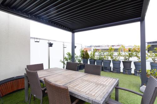 Jacuzzi Roofterrace Luxury over the Opera - image 14
