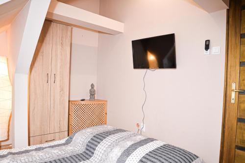 BRIQUE JOBB MINT OTHON Apartman