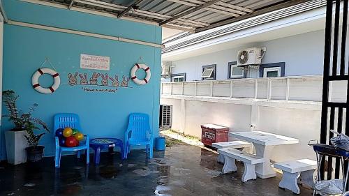 Baanpeanutsvilla Huahin near Baan Sillapin Artists Village