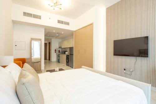 Millenium Binghatti Residences Business Bay- Stylish Studio with Canal View, Dubai (Foto 7)