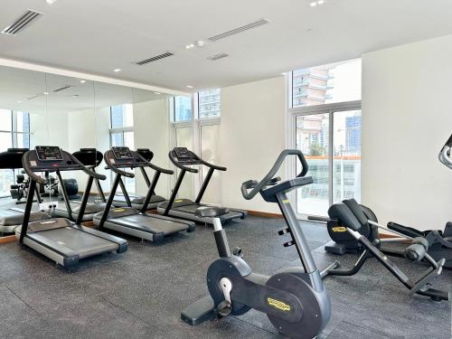 Millenium Binghatti Residences Business Bay- Stylish Studio with Canal View, Dubai (Foto 9)