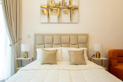 Millenium Binghatti Residences Business Bay- Stylish Studio with Canal View, Dubai (Foto 4)
