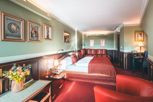 room detail thumbnail 1