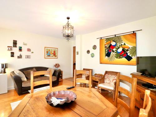 Annecy : Spacieux F2 à 50m du lac avec balcon et parking - FR-1-432-23 - Location saisonnière - Annecy