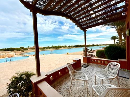 Exquisite 1BR Chalet with Pool and Beach Front El Gouna, Hurghada