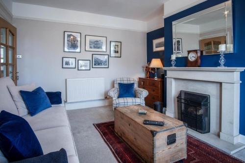 Little Glen - 3 Bedroom Holiday Home - Tenby - image 5