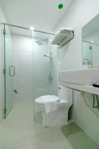 Standard Double Room image 10