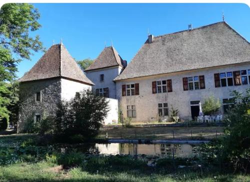 Château de Rivoiranche gîte à louer Monestier-de-Clermont