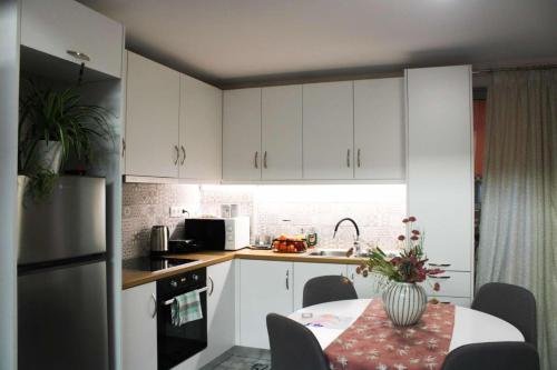 New house in Piraeus in ไพเรียส