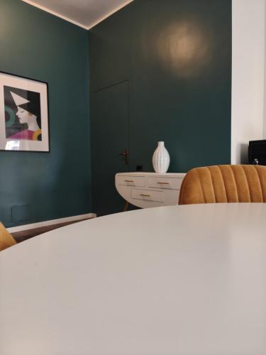 Milano Center Navigli renewed apartment with AC, Wifi 800Mbits, Metro link to Airport and Central Station, Mailand (Foto 8)