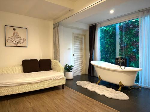 room detail thumbnail 0