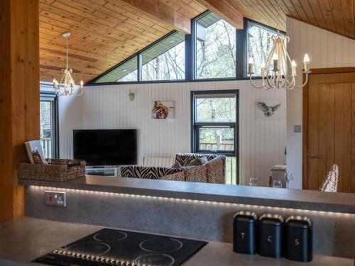 Cabin W Hot Tub, Sauna, King Beds, National Park in 奧特本