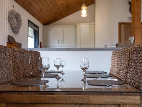 Cabin W Hot Tub, Sauna, King Beds, National Park in 奧特本