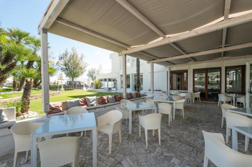 酒吧/高級酒吧, 歐陸酒店 (Hotel Continental) in 塞尼加利亞