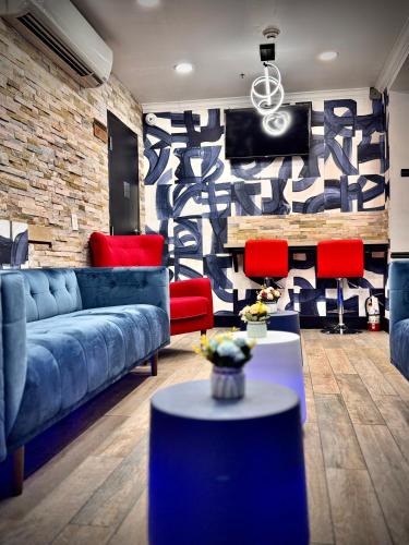 รอยัล โอ๊ค อินน์ (Royal Oak Inn) near เมืองประวัติศาสตร์โรงต้มกลั่น