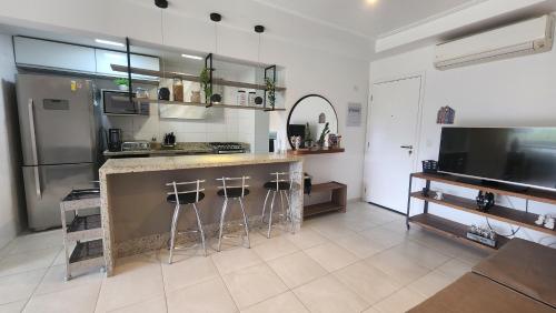 Condomínio Costa Azure - Apto com 2 Dormitórios, 2 Banheiros e Ar Condicionado ao Lado da Praia de Riviera de São Lourenço e Itaguaré Condomínio Costa Azure - Apto com 2 Dormitórios, 2 Banheiros e Ar Condicionado ao Lado da Praia de Riviera de São Lourenço e Itaguaré