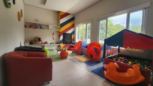 Condomínio Costa Azure - Apto com 2 Dormitórios, 2 Banheiros e Ar Condicionado ao Lado da Praia de Riviera de São Lourenço e Itaguaré Condomínio Costa Azure - Apto com 2 Dormitórios, 2 Banheiros e Ar Condicionado ao Lado da Praia de Riviera de São Lourenço e Itaguaré