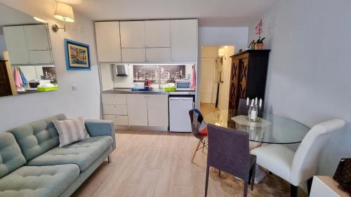 Cozy Suite next to Plaza del Ayuntamiento 4