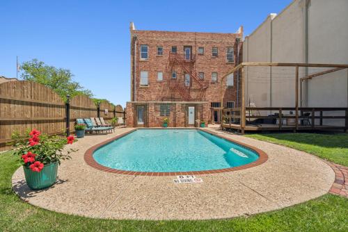 The Eastland Historic Hotel- Hondo Room – Eastland, TX