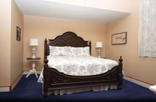 The Eastland Historic Hotel- Hondo Room – Eastland, TX